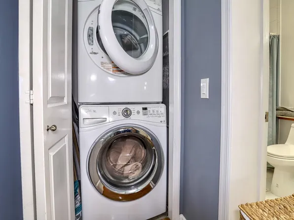 340 The Promenade image 17 of 20