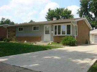 212 E Wrightwood Ave, Addison, IL 60101