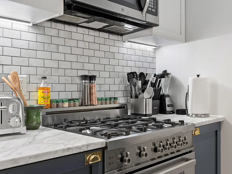 808 Lexington Ave #4 — Photo 21