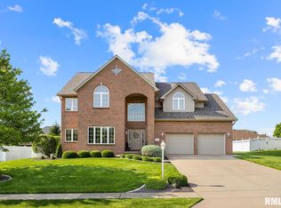 106 Stonecrop Rd, Morton, IL 61550