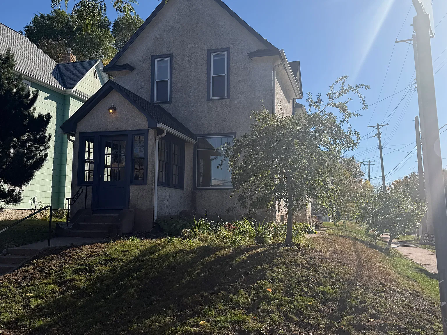 3 bed, 1281 sqft, $2,000 — Photo 1