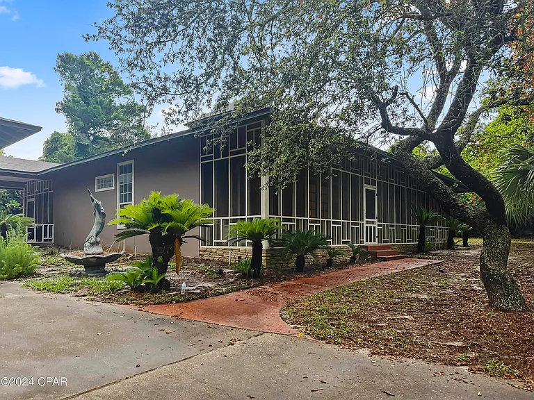 216 Sundial St — Photo 1