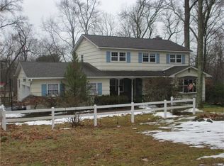 10 Eros Dr, Airmont, NY