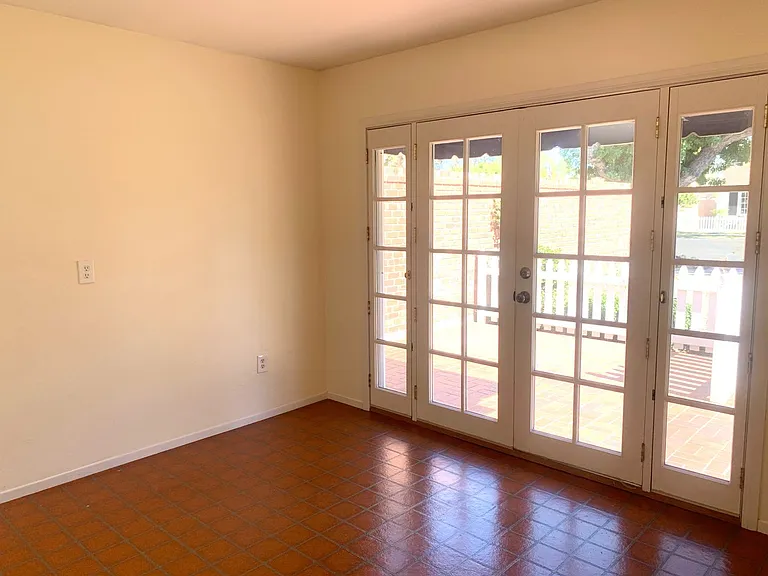 140 G Ave — Photo 2