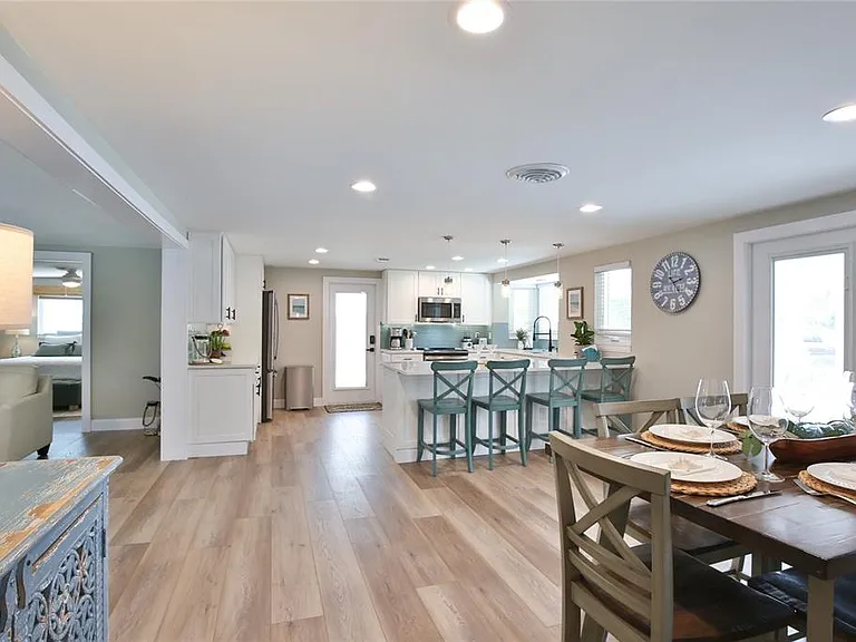 211 Island Cir — Photo 14