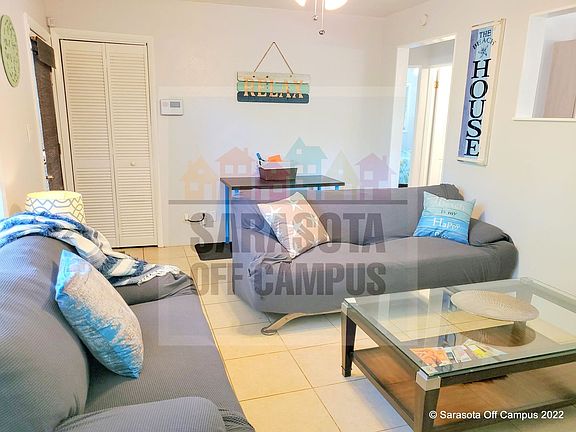 2nd image of 1078 40th St #3762B5725