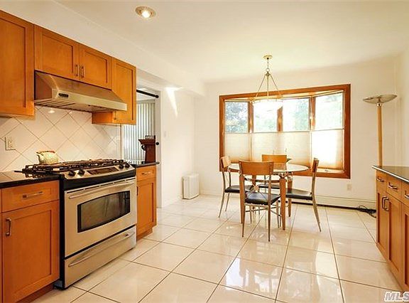 4th image of 23 Stonehenge Ln