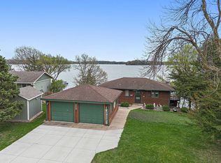 24301 W Cedar Lake Dr, New Prague, MN 56071