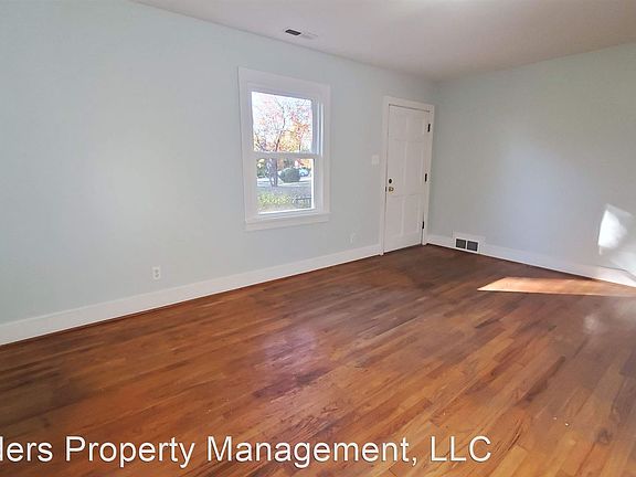 2nd image of 5038 Pinewood Dr