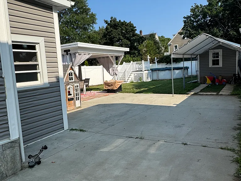 24 Jones St — Photo 30