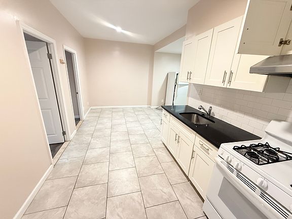 5th image of 13257 Maple Ave Unit 2R
