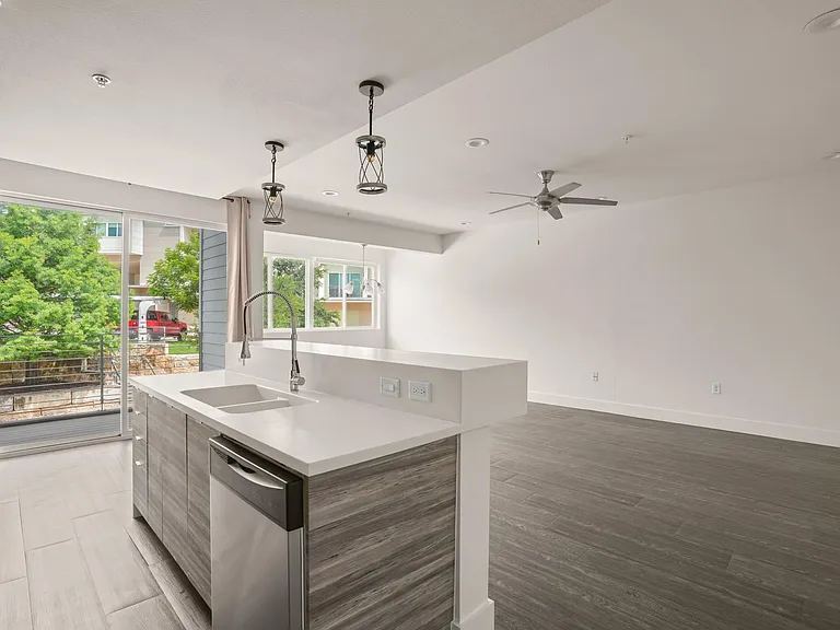604 N Bluff Dr #228 — Photo 9
