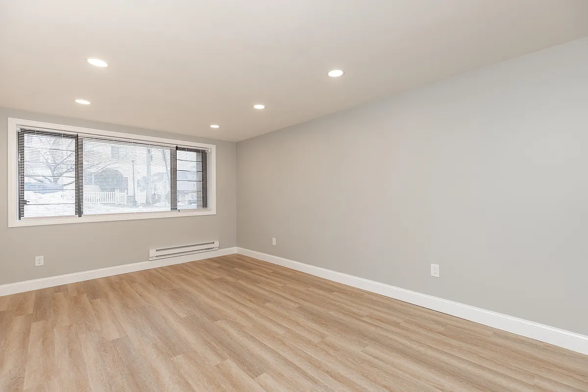 Building Photo - 100 Lakeview Ave #1B