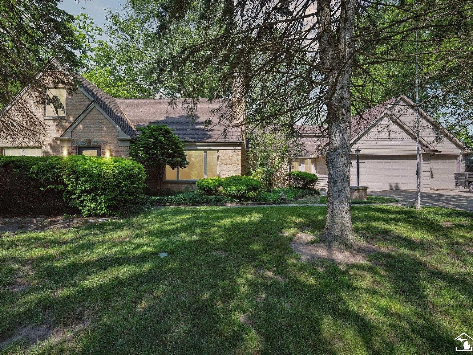 6899 Hazeldell Dr, Temperance, MI 48182 | MLS #50142853 | Zillow