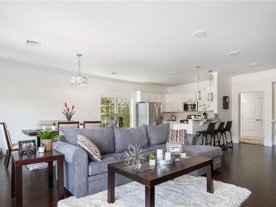 1404 South County Trl Unit 202, East Greenwich, RI, 02818