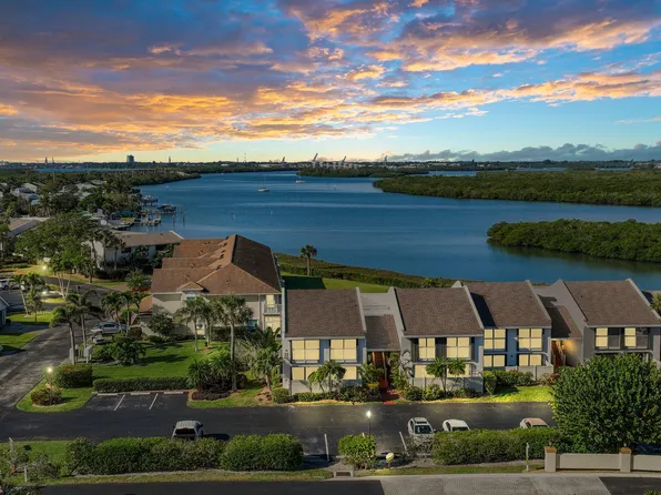 3225 S Lakeview Circle #201, Fort Pierce, FL 34949