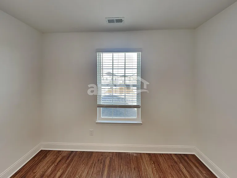 8428 Merlin Dr — Photo 23