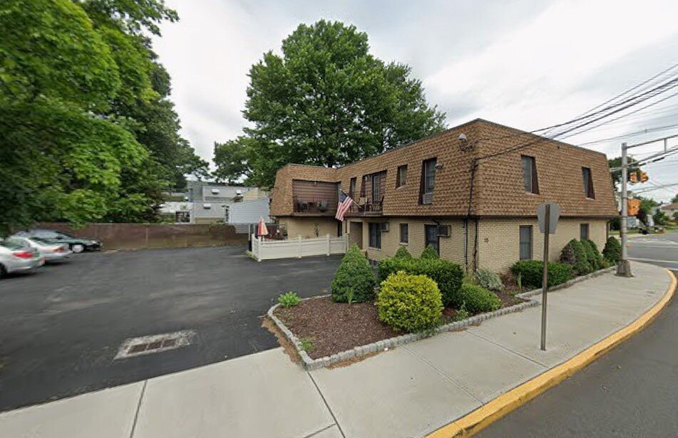 1st image of 95 4th St APT 1