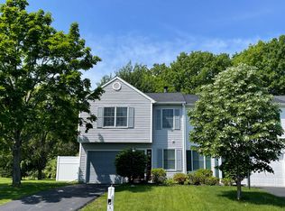 57 Bridgewood Ln, Watervliet, NY 12189