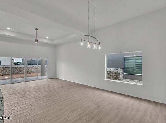 4th image of 160 White Oaks Trl