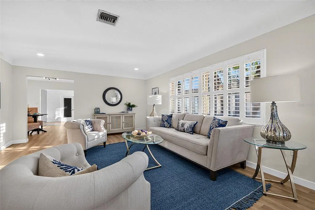2 bed, 2.0 bath, 1467 sqft, $3,200 — Photo 3