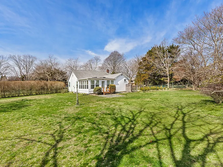 91 Hedges Ln — Photo 4