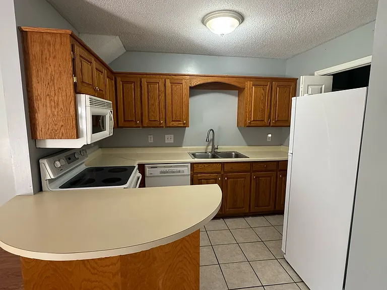 160H Willow Creek Blvd #1 — Photo 3