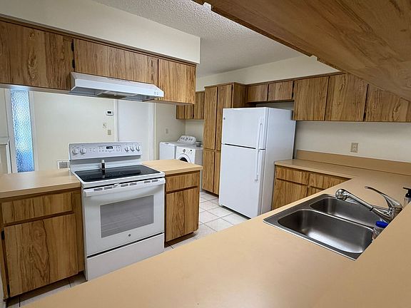 5th image of 2021 Saginaw Ct
