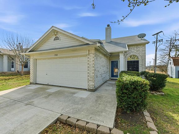 2nd image of 700 Faircrest Dr