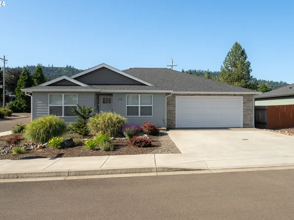 715 SE Lanola St, Winston, OR 97496