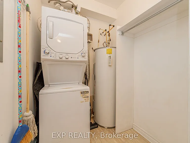 429 Kent St #221 — Photo 10