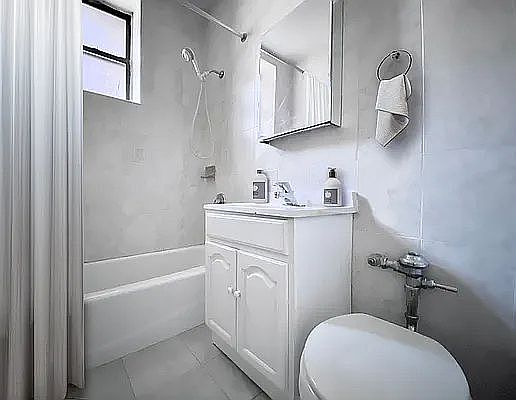 2nd image of 215 W 101st St APT 8E