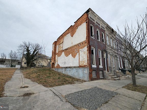 4th image of 1902 Division St