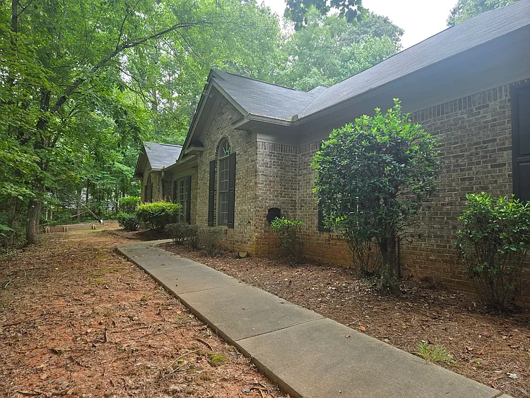585 Cecily Dr — Photo 44