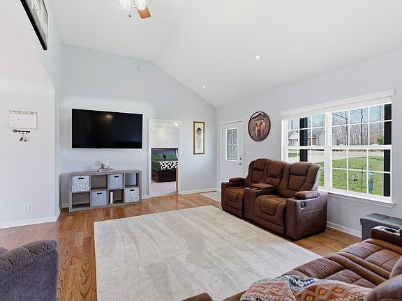 4th image of 3080 Bowker Rd