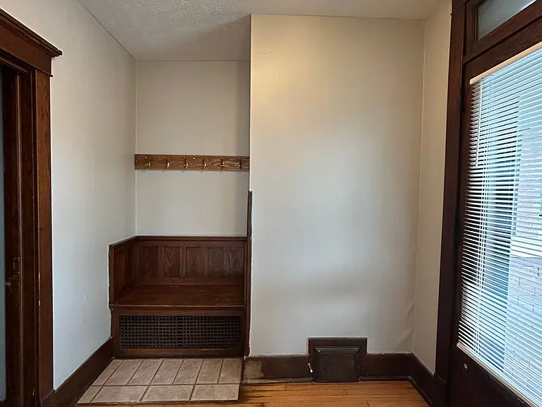 2419 Poppleton Ave — Photo 2