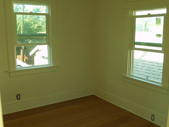 5th image of 262 1/2 Euclid Ave