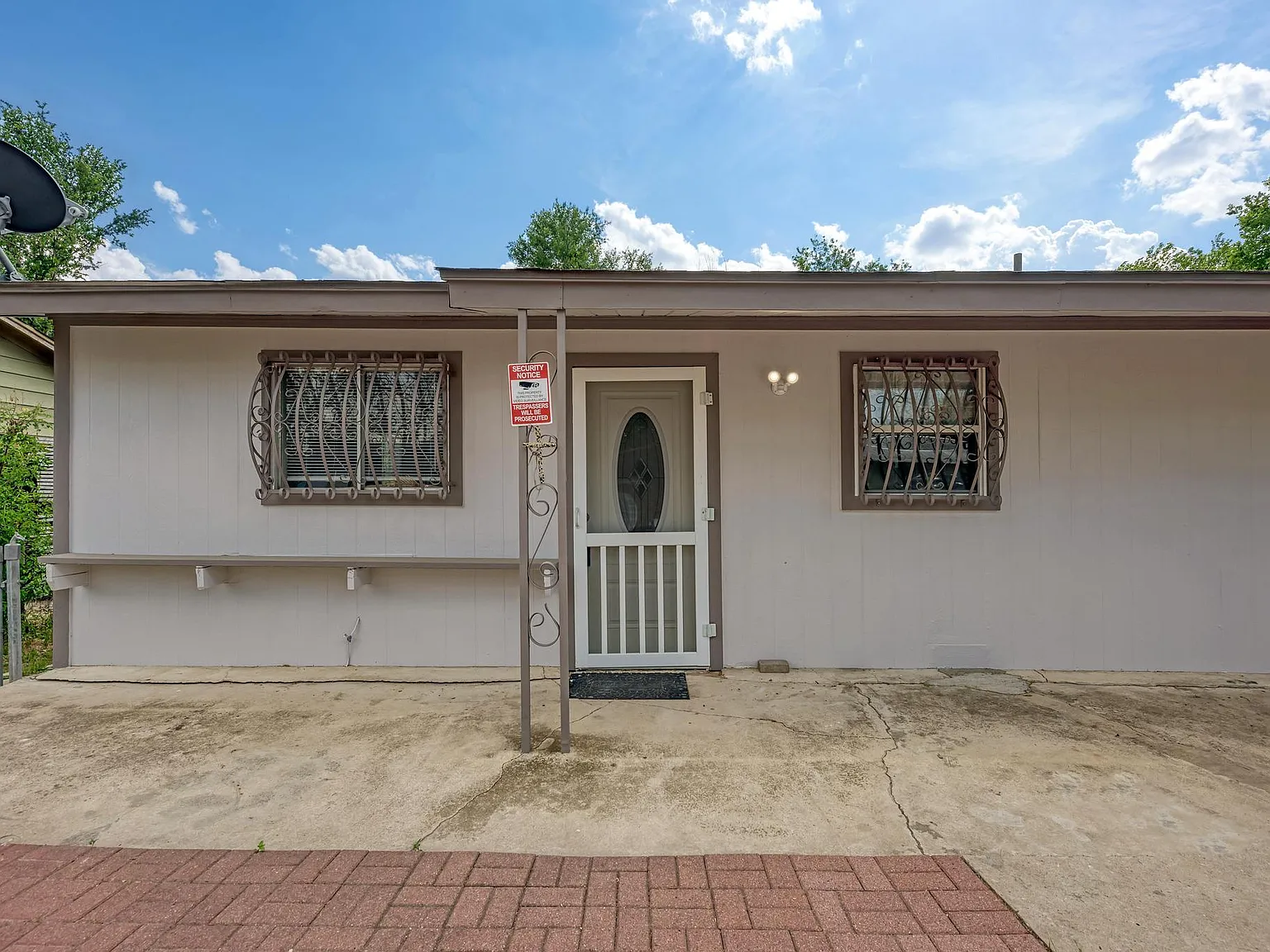 3 bed, 3.0 bath, 2205 sqft, $1,800 — Photo 4
