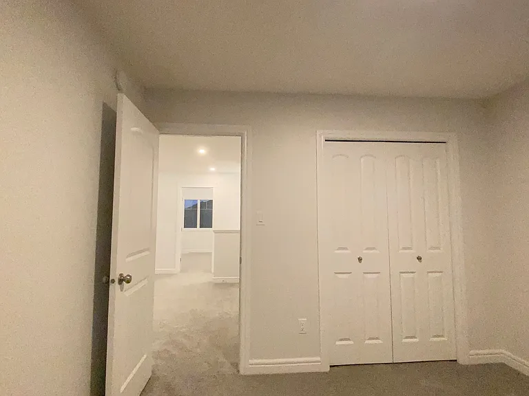 5712 Cautley Cres SW — Photo 5