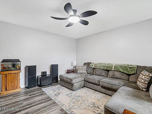 4th image of 4700 Conder Ave