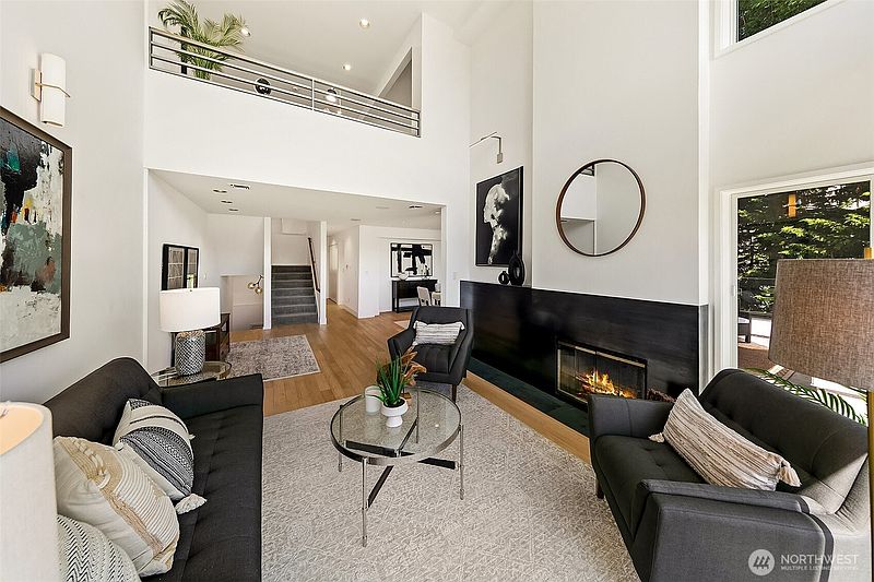 5th image of 2400 Aurora Avenue N #210