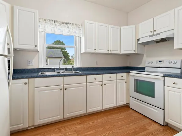 37 High St Unit 2C, Danvers, MA 01923