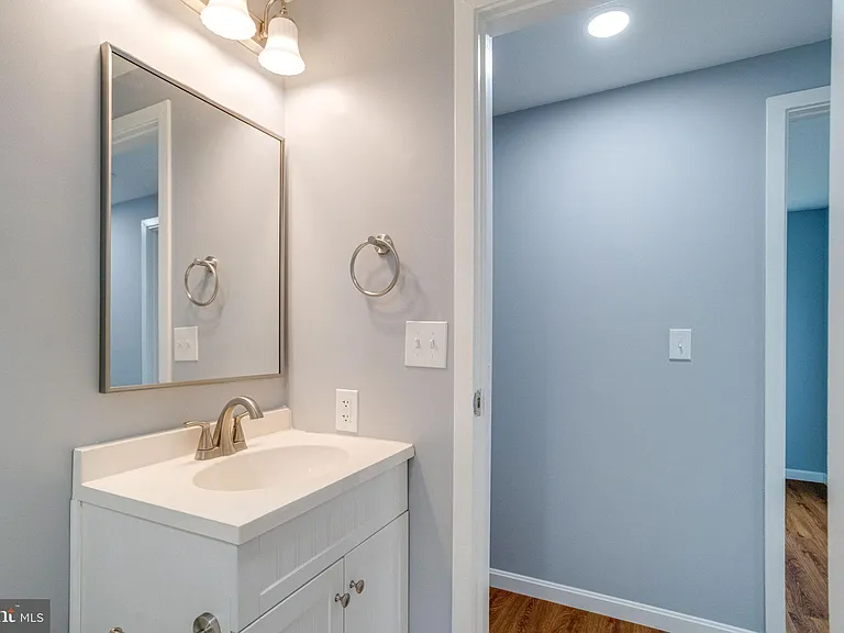 1359 Raleigh Dr — Photo 35