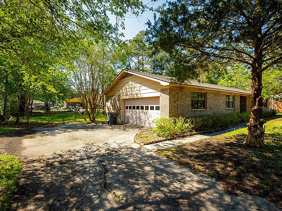 2nd image of 3105 Parkwood Dr