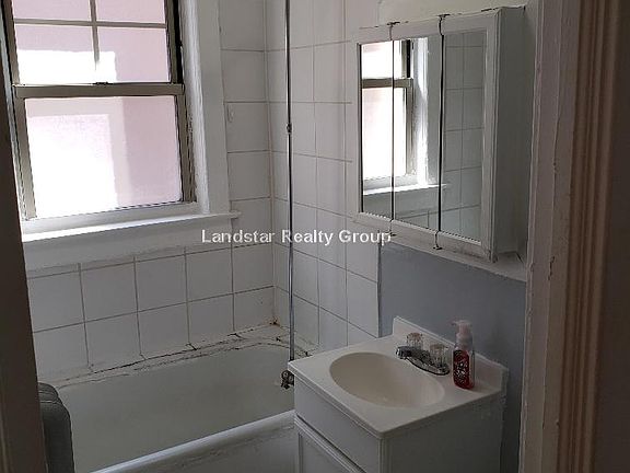 3rd image of 3267 W Wrightwood Ave APT 1X