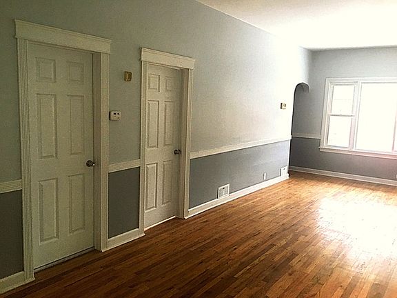 3rd image of 9322 S Kenwood Ave