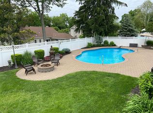 25 Colonial Rd, Emerson, NJ 07630