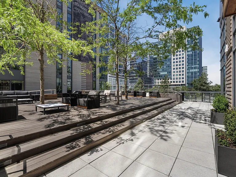 Watermark Seaport — Photo 32