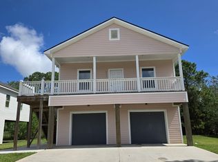 6223 Lacey Oak Dr, Hitchcock, TX 77563