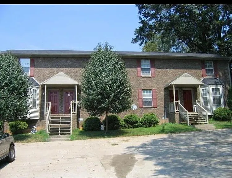 2447 Caroline Dr #C — Photo 1